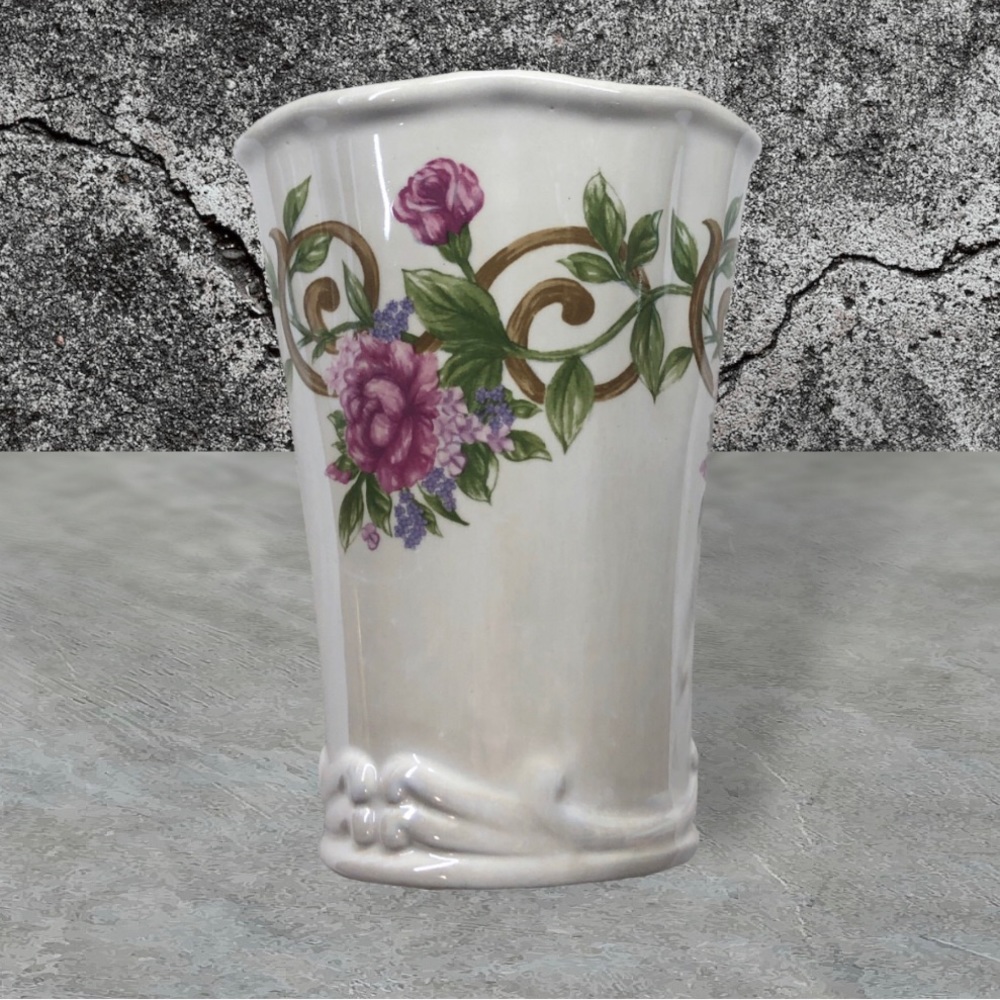 💐🌸🌺🌻 Vintage 💐Bloom-Rite Floral Ceramic Vase  EUC